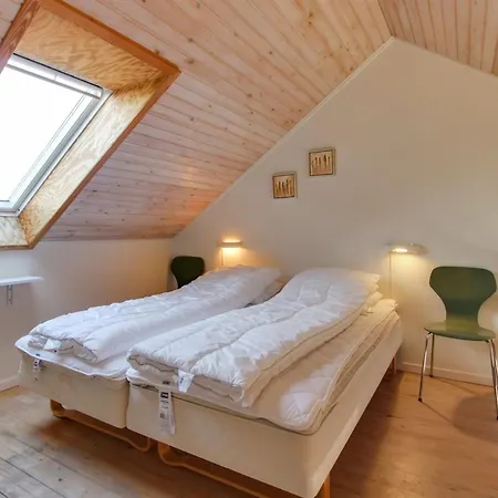 Ronia - 100m From The Sea By Interhome Lejlighed *